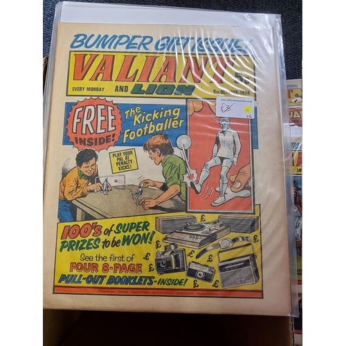 346 - COMICS: box of approx 100 comics to include Scream (#1-14): Valiant Jan 74-Sep76 and others. (One bo... 