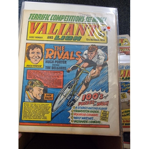 346 - COMICS: box of approx 100 comics to include Scream (#1-14): Valiant Jan 74-Sep76 and others. (One bo... 