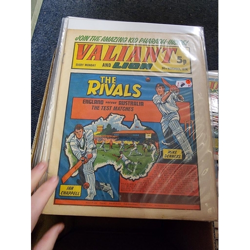 346 - COMICS: box of approx 100 comics to include Scream (#1-14): Valiant Jan 74-Sep76 and others. (One bo... 