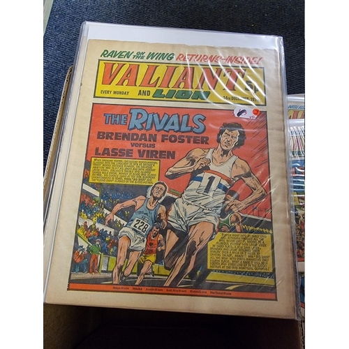 346 - COMICS: box of approx 100 comics to include Scream (#1-14): Valiant Jan 74-Sep76 and others. (One bo... 