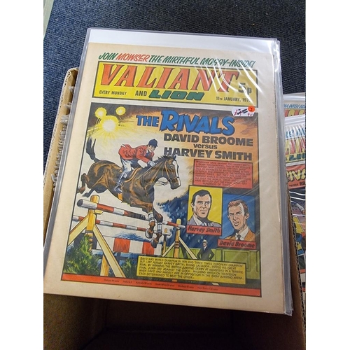 346 - COMICS: box of approx 100 comics to include Scream (#1-14): Valiant Jan 74-Sep76 and others. (One bo... 