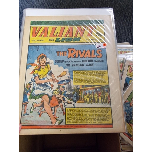 346 - COMICS: box of approx 100 comics to include Scream (#1-14): Valiant Jan 74-Sep76 and others. (One bo... 