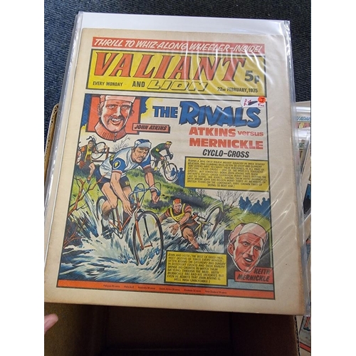 346 - COMICS: box of approx 100 comics to include Scream (#1-14): Valiant Jan 74-Sep76 and others. (One bo... 