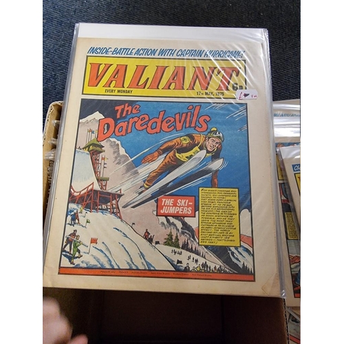 346 - COMICS: box of approx 100 comics to include Scream (#1-14): Valiant Jan 74-Sep76 and others. (One bo... 