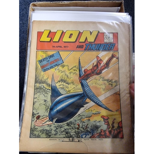 346 - COMICS: box of approx 100 comics to include Scream (#1-14): Valiant Jan 74-Sep76 and others. (One bo... 