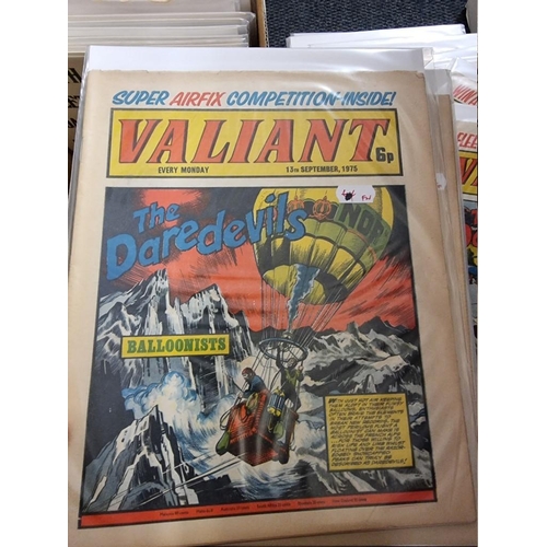 346 - COMICS: box of approx 100 comics to include Scream (#1-14): Valiant Jan 74-Sep76 and others. (One bo... 