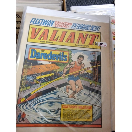 346 - COMICS: box of approx 100 comics to include Scream (#1-14): Valiant Jan 74-Sep76 and others. (One bo... 