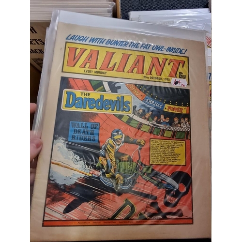 346 - COMICS: box of approx 100 comics to include Scream (#1-14): Valiant Jan 74-Sep76 and others. (One bo... 