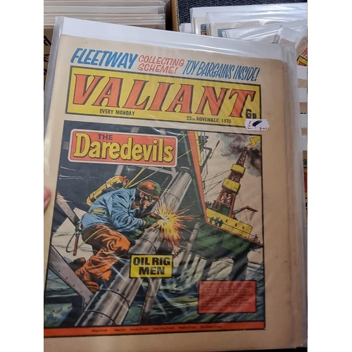 346 - COMICS: box of approx 100 comics to include Scream (#1-14): Valiant Jan 74-Sep76 and others. (One bo... 