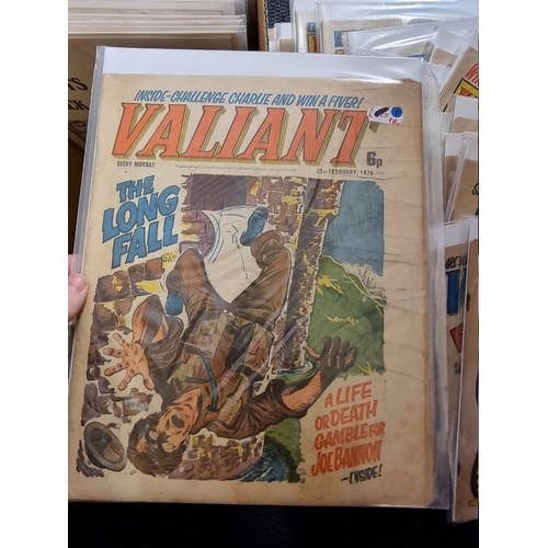 346 - COMICS: box of approx 100 comics to include Scream (#1-14): Valiant Jan 74-Sep76 and others. (One bo... 