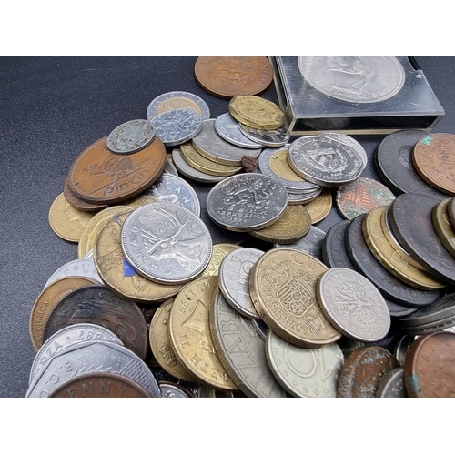 848 - Coins: a quantity of UK and world coins.