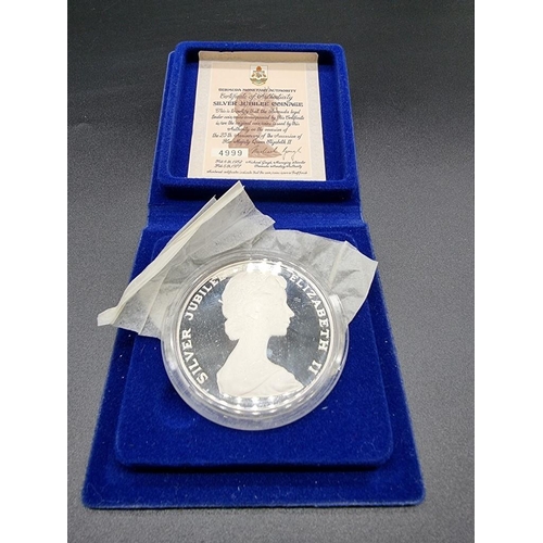 850 - Coins: a cased silver proof 1977 Bermuda Monetary Authority Queen Elizabeth II 1977 Silver Jubilee t... 