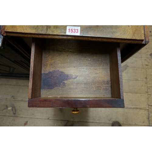 1266 - A George IV mahogany Pembroke work table, 69cm wide when open.