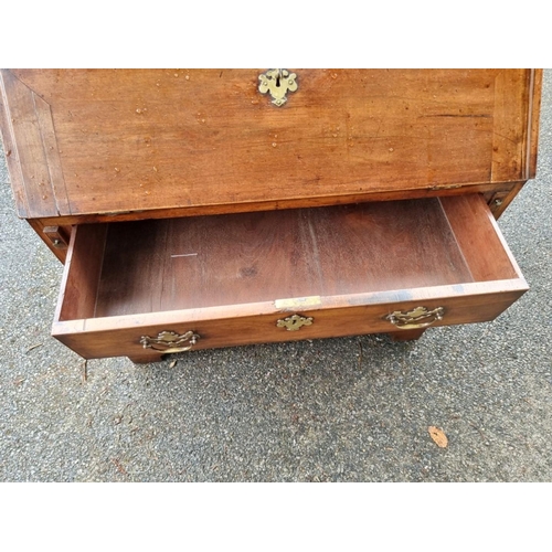 1067 - (ML) A George III mahogany bureau, 86.5cm high x 89cm wide. 