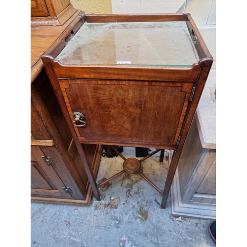 1235 - (ML) A George III mahogany, line inlaid and crossbanded tray top pot cupboard, 36cm wide. ... 