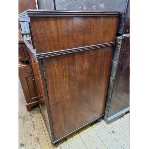 1442 - A Regency mahogany and ebony strung pedestal sideboard, with bowfront centre, 206.5cm wide.... 