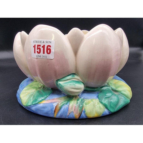 1516 - A Clarice Cliff waterlily centrepiece, 22.5cm wide.