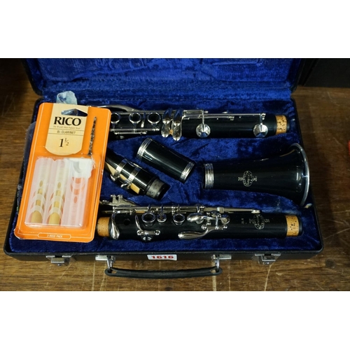 1616 - A Buffet Crampon clarinet, in fitted case. 