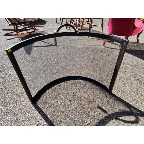 1084 - A contemporary steel bowfront fireguard, by Garden Trading, 81cm wide x 62cm high. ... 