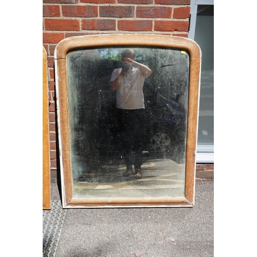 1105 - A large pair of maple frame Pullman carriage wall mirrors, 116.5 x 90.5cm. ... 