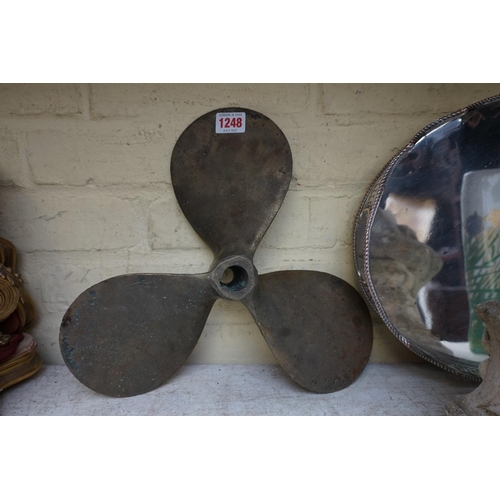 1248 - A bronze propeller, 36cm diameter.