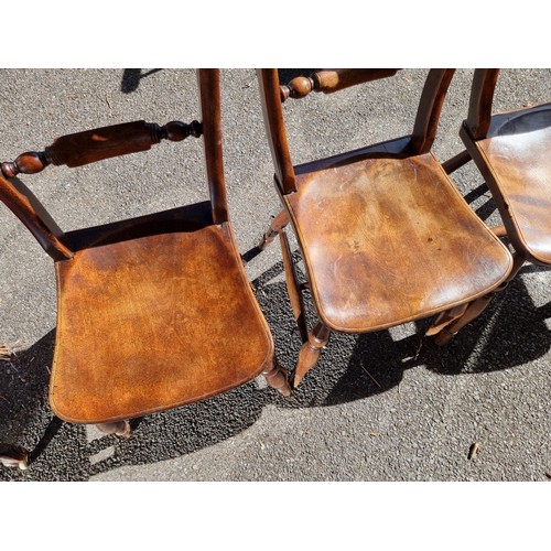 1060a - Four old kitchen chairs. 