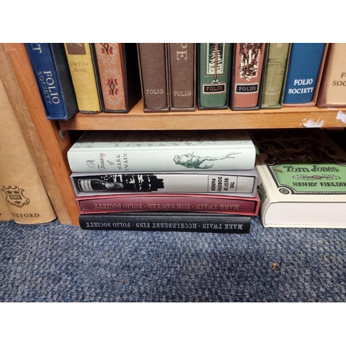 108 - FOLIO SOCIETY: large collection of approx 115 volumes, Folio Society, all but 2 boxed, generall... 