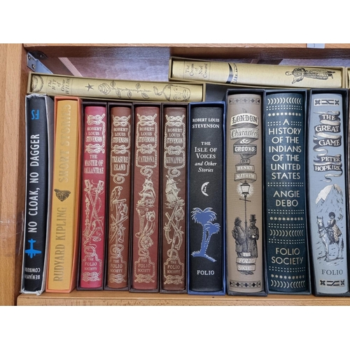 108 - FOLIO SOCIETY: large collection of approx 115 volumes, Folio Society, all but 2 boxed, generall... 