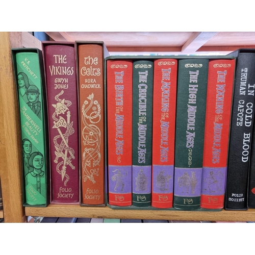 108 - FOLIO SOCIETY: large collection of approx 115 volumes, Folio Society, all but 2 boxed, generall... 