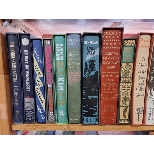 108 - FOLIO SOCIETY: large collection of approx 115 volumes, Folio Society, all but 2 boxed, generall... 