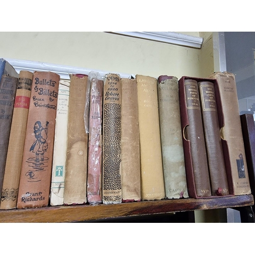 143 - WORLD WAR I HISTORY FROM THE LIBRARY OF HENRY WILLIAMSON: a quantity of books over 4 shelves, t... 