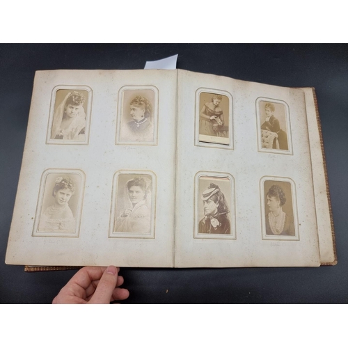 178 - CARTE DE VISITE ALBUM: period album of approx 190 cartes des visite, portraits, genre types and topo... 