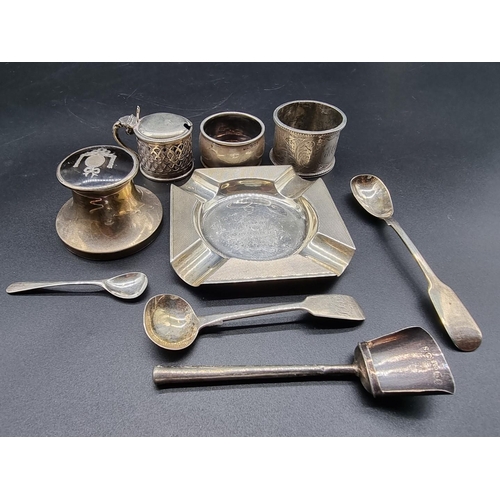 638 - A small quantity of silver, comprising: a tortoiseshell mounted inkwell; a Georgian sugar shovel; tw... 