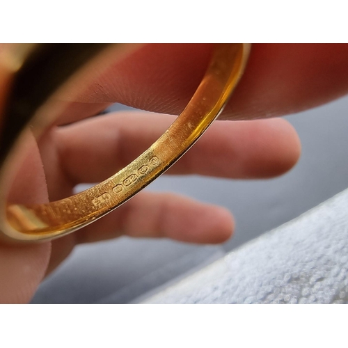 727 - A 22ct gold wedding band, size M1/2, 3.5g.