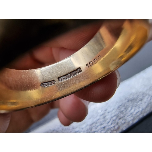 728 - A 9ct gold wedding band, size X-Y, 8.5g.