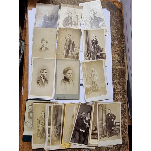 158 - PHOTOGRAPHY: a quantity of mixed 19thc photographic material in one tray, to include carte de v... 