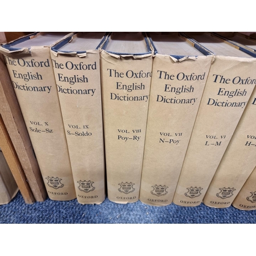 1007 - Books: Oxford English Dictionary, Corrected Re-Issue, Oxford, Clarendon Press, 1961: 12 vols plus su... 