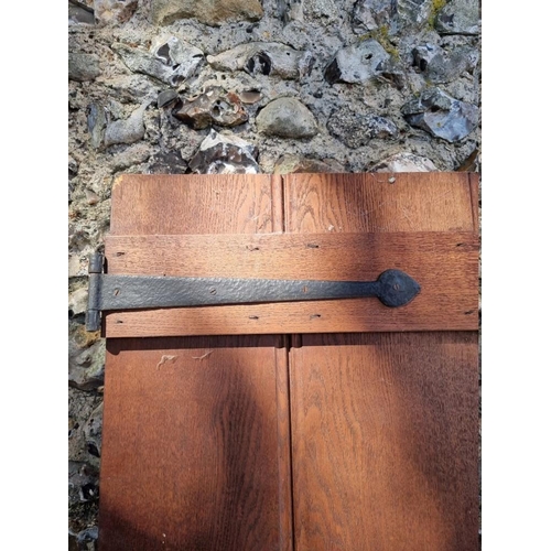 1018 - An old oak door, 196cm x 75cm. 