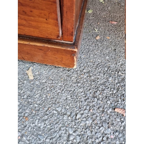 1019 - An old mahogany pedestal desk, 120cm wide x 60cm deep x 70cm high. 