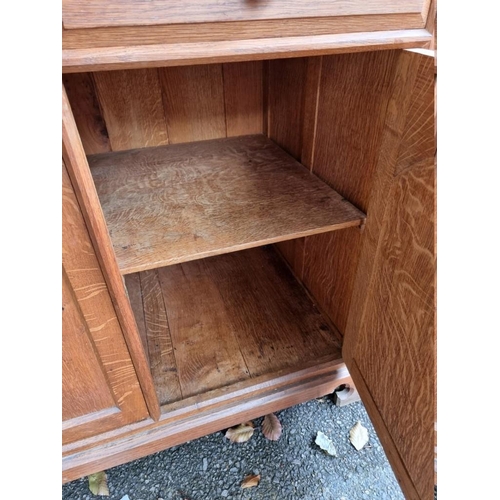 1040 - An oak dresser and rack, 97cm wide x 61cm deep x 197cm high.