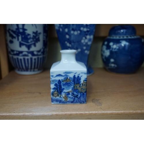 1098 - A collection of Chinese and Japanese blue and white porcelain, largest 27cm high. (12)... 