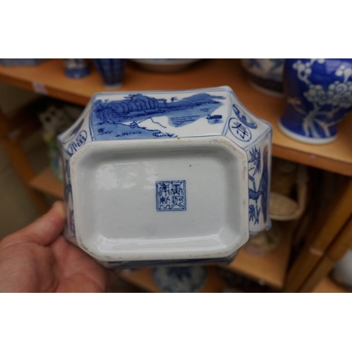 1115 - A collection of Chinese and Japanese blue and white ceramics, largest 25cm. (16)... 