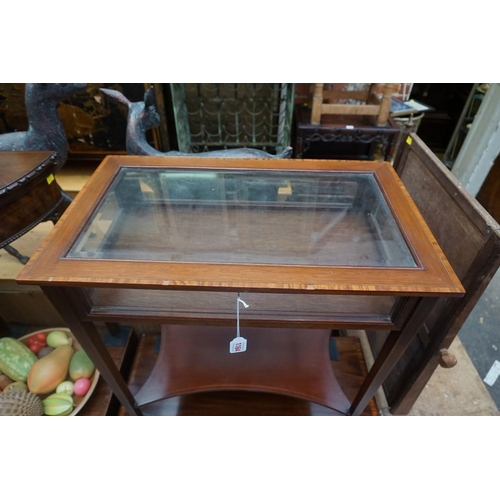 1164 - An Edwardian mahogany, line inlaid and satinwood crossbanded rectangular bijouterie table, 64cm wide... 