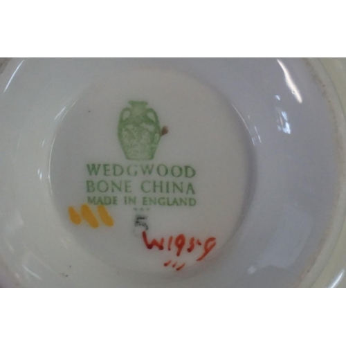 1278 - A Wedgwood 'Swallow' pattern part tea and dinner service, No.W1959. 