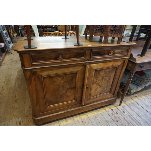 1394 - A late 19th century Continental figured walnut side cabinet, 129cm wide. 