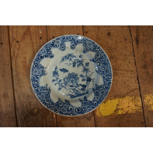 1518 - A collection of Chinese porcelain, 18th and 19th century, (damage to most). (12)... 