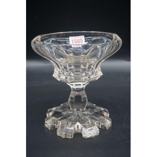 1565 - Two early 19th century Irish cut glass pedestal bowls, largest 17cm high. ... 