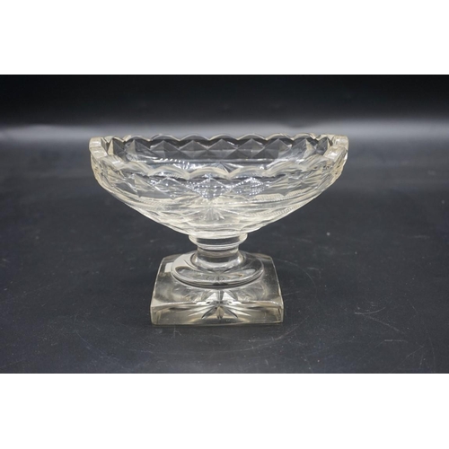 1565 - Two early 19th century Irish cut glass pedestal bowls, largest 17cm high. ... 