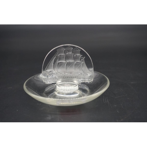 1594 - An R Lalique clear and frosted glass 'Caravelle' dish, 10.5cm.