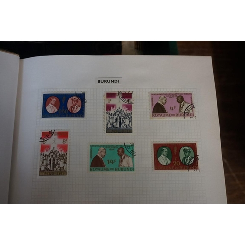 1619 - Stamps: a large collection of albums and stock books, containing Europe and mixed world, including t... 